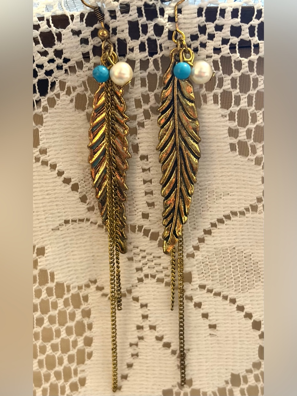 3/$30✨🪶Boho Feather Dangle Earrings Gold Tone Turquoise Pearl Chain 4”